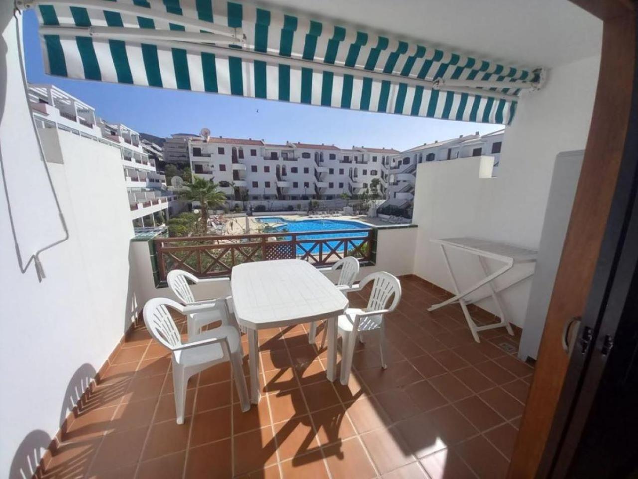 Victoria Court 2 - Lovely Apartment 65 Лос-Крістіанос Екстер'єр фото