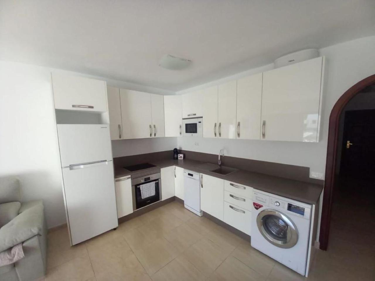 Victoria Court 2 - Lovely Apartment 65 Лос-Крістіанос Екстер'єр фото