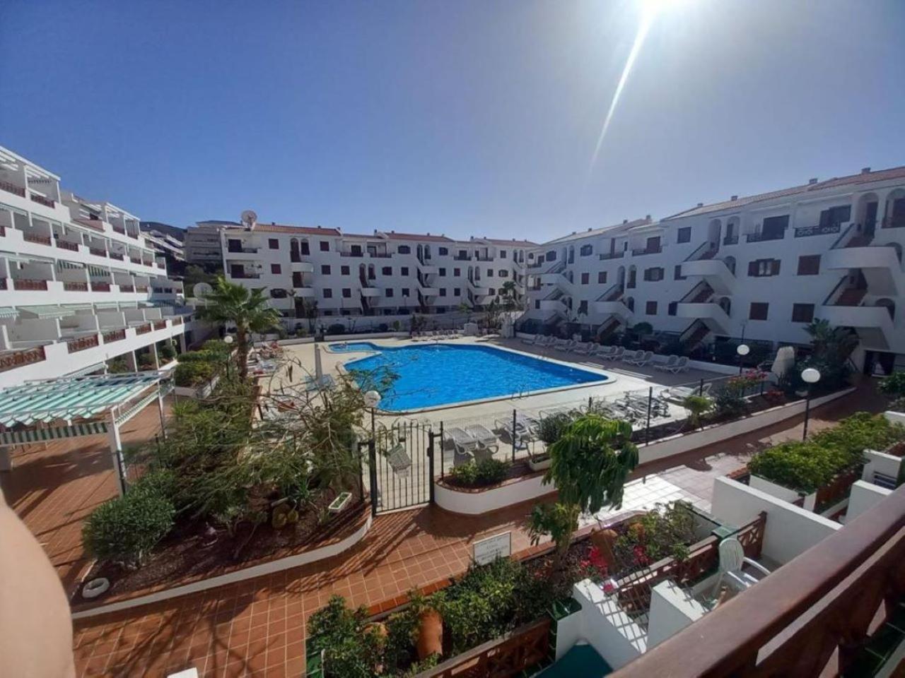 Victoria Court 2 - Lovely Apartment 65 Лос-Крістіанос Екстер'єр фото