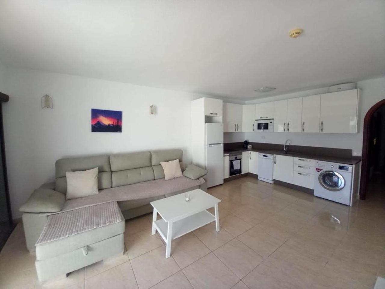 Victoria Court 2 - Lovely Apartment 65 Лос-Крістіанос Екстер'єр фото