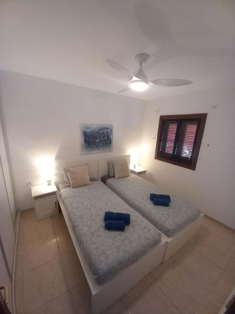 Victoria Court 2 - Lovely Apartment 65 Лос-Крістіанос Екстер'єр фото