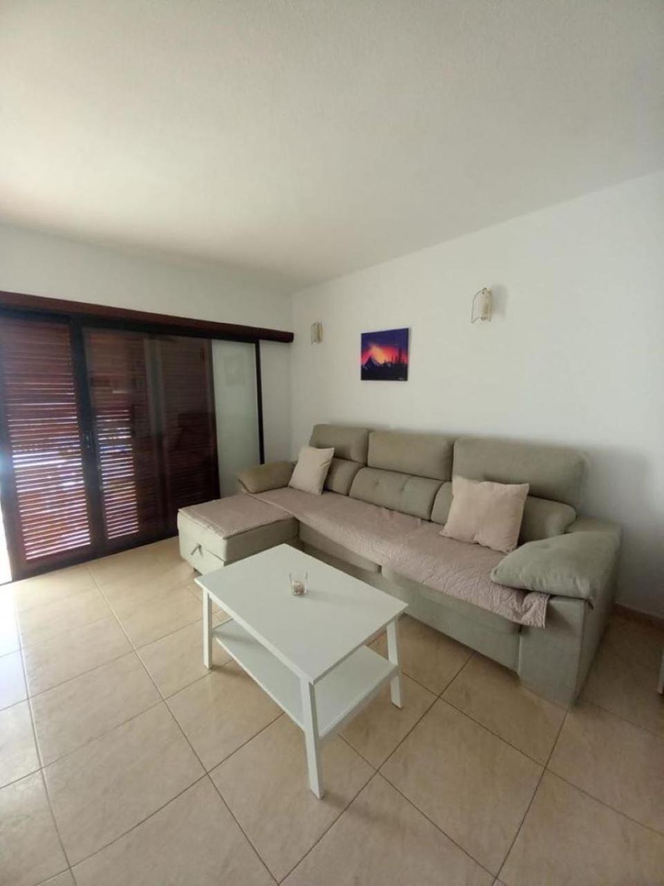 Victoria Court 2 - Lovely Apartment 65 Лос-Крістіанос Екстер'єр фото